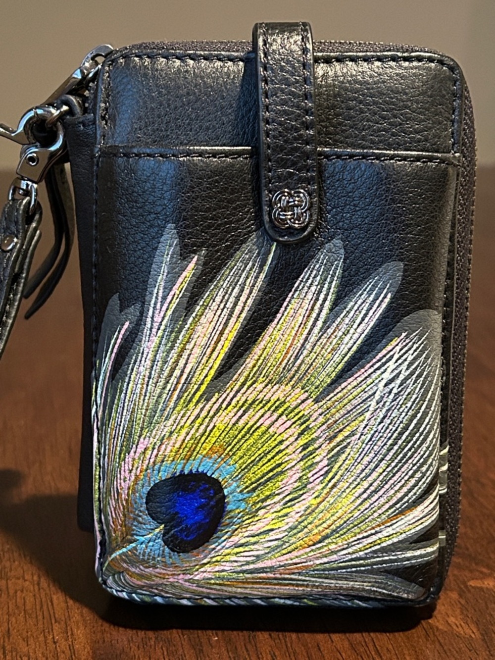 NWOT Elliot Lucca Peacock Leather Zip Wristlet / Wallet - Black